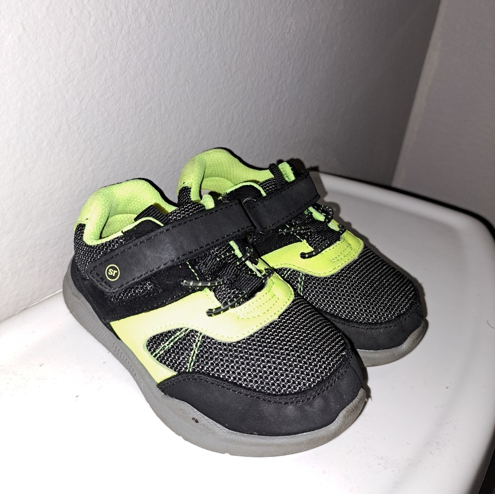 Kids Black and Neon Green Stride Rite 8M